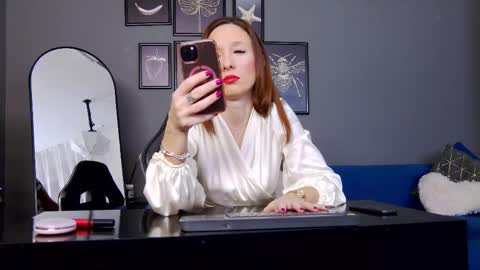 Anne online show from 17, 12, 2025