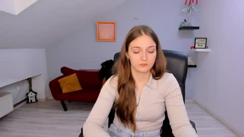 annewilsonn online show from 17, 4, 2026