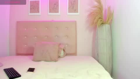 annie_dolce_ online show from 1, 6, 2026