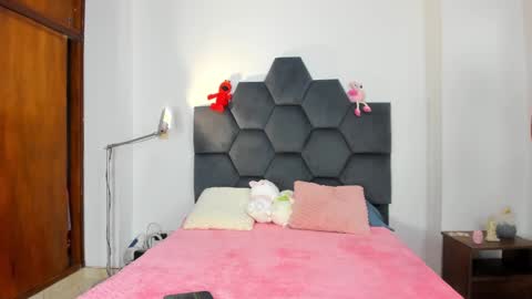 Annie online show from 3, 12, 2024