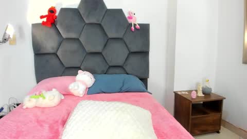 Annie online show from 4, 12, 2024