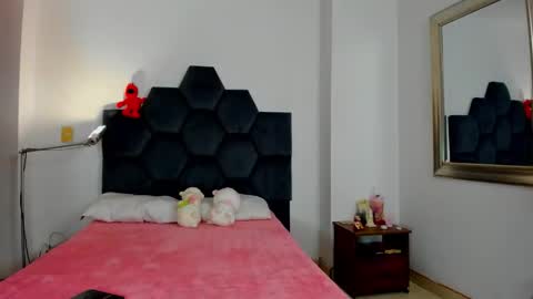 Annie online show from 4, 11, 2025