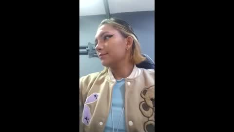 annie_hans online show from 9, 12, 2024