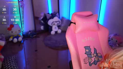 Snapshot of annie_may_may chatting on 19, 11, 2025 Annie May online show from 19, 11, 2025