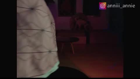 JEANNE no olvides seguirme dont forget follow me  uu online show from 11, 11, 2025