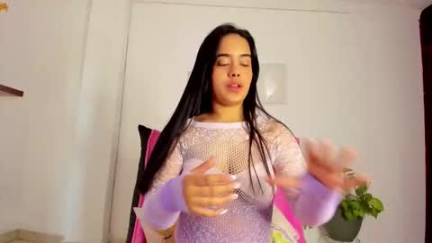 Annie online show from 3, 10, 2025