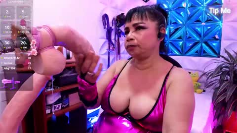 Snapshot of annie_wigg chatting on 26, 2, 2025 annie online show from 26, 2, 2025