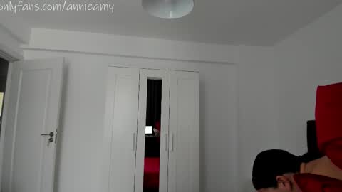 Annie online show from 24, 9, 2025