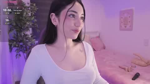 Snapshot of anniebrie chatting on 15, 11, 2025 Cassandra online show from 15, 11, 2025