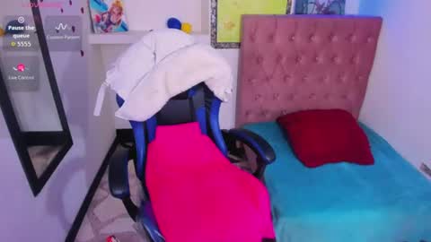 Snapshot of anniee_x chatting on 15, 7, 2026 Anniee online show from 15, 7, 2026