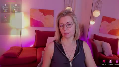 Annie online show from 12, 11, 2025