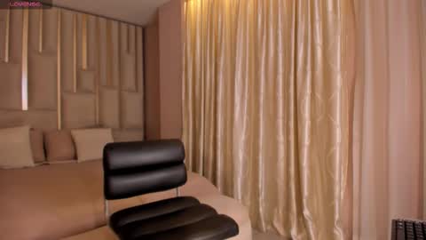 Annie Monroe online show from 31, 10, 2025