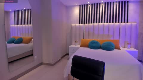 Annie Monroe online show from 1, 2, 2026