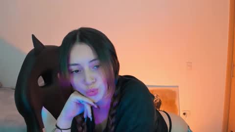 Annie online show from 27, 11, 2025