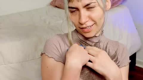 annietinky online show from 9, 9, 2025