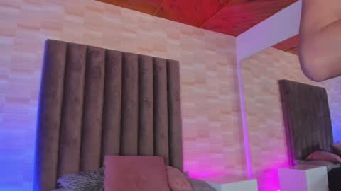 Annie  Alex online show from 20, 12, 2024