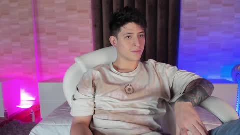 Annie  Alex online show from 8, 1, 2025