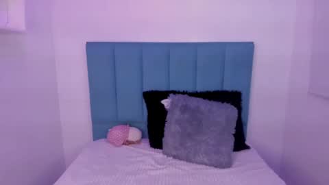 Annie Evans  online show from 1, 10, 2025