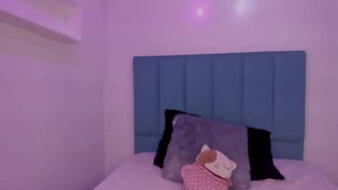 Annie Evans  online show from 6, 10, 2025