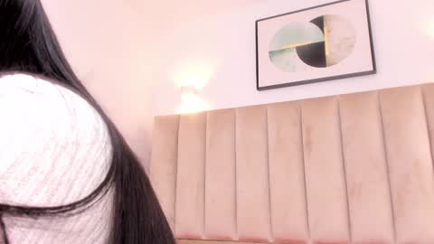 Annie Queen online show from 1, 2, 2025