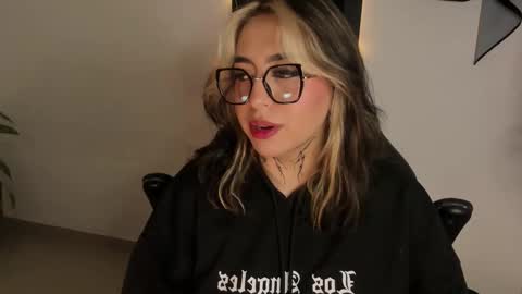 Annika online show from 1, 2, 2026