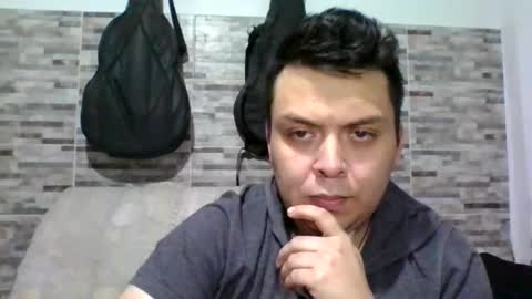 lion kennedy independent model moderator online show from 17, 4, 2026