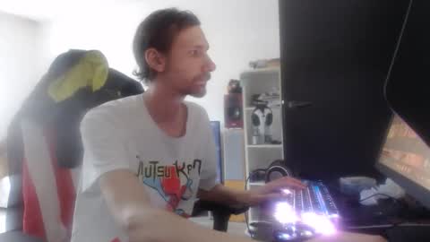 LoyalDog online show from 10, 4, 2026