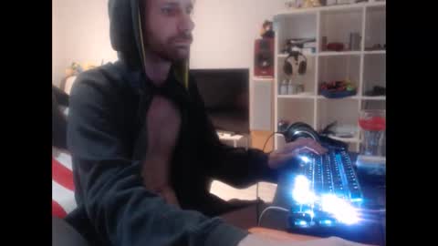 LoyalDog online show from 16, 4, 2026