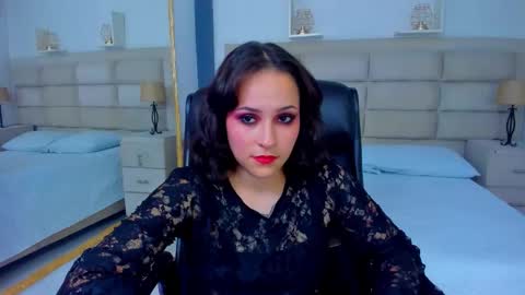Snapshot of annythomsonn chatting on 5, 11, 2025 AnnyT online show from 5, 11, 2025