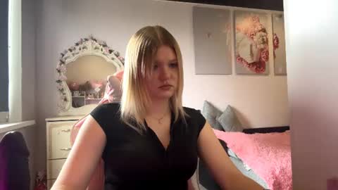Snapshot of annyvibess chatting on 14, 6, 2026 annyvibess online show from 14, 6, 2026