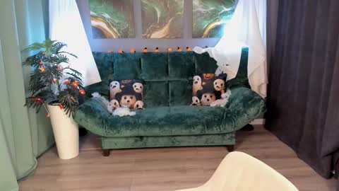 Anora online show from 12, 10, 2025