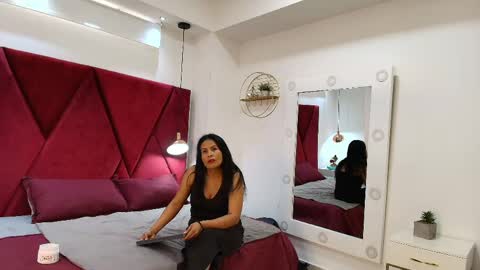 Anthonelaa   online show from 25, 5, 2026