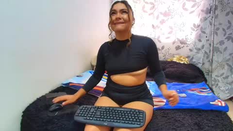 ANTONELLA WILLIAM  INDEPENDIENTE online show from 17, 1, 2025