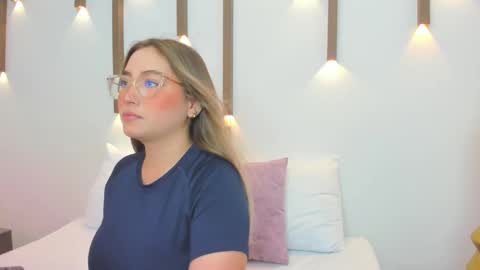 A N T O N E L L A  online show from 12, 2, 2025