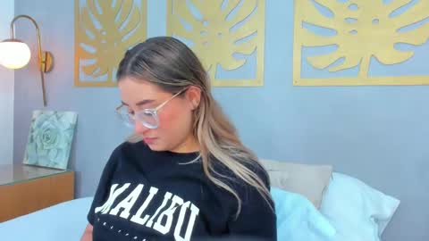 A N T O N E L L A  online show from 12, 3, 2025