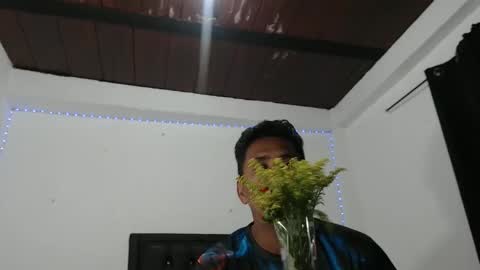 Snapshot of antonella_y_tayrone chatting on 19, 9, 2025 antonella_y_tayrone online show from 19, 9, 2025