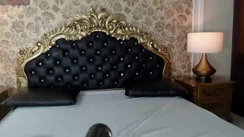 Snapshot of antonellapowell chatting on 1, 11, 2025   online show from 1, 11, 2025