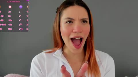 Snapshot of antonellarossii_ chatting on 8, 10, 2025 Antonella online show from 8, 10, 2025