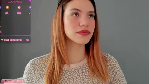 Snapshot of antonellarossii_ chatting on 17, 10, 2025 Antonella online show from 17, 10, 2025