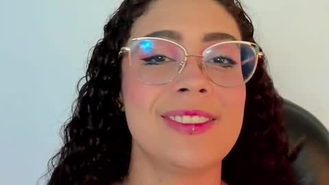 A N T O N E L L E  online show from 2, 3, 2025