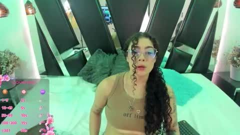 A N T O N E L L E  online show from 24, 9, 2025