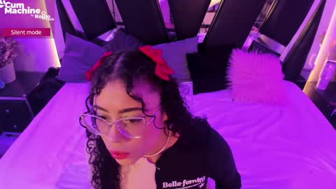 A N T O N E L L E  online show from 10, 10, 2025