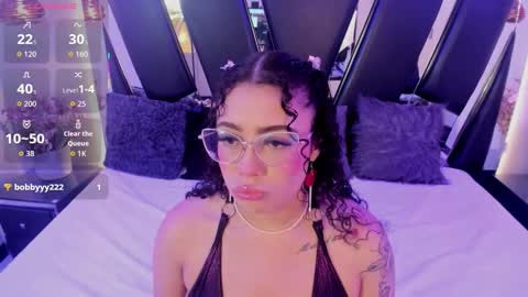 A N T O N E L L E  online show from 9, 11, 2025