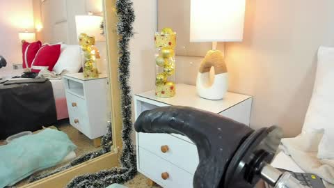 Antonia online show from 4, 1, 2025