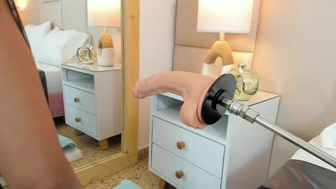 Antonia online show from 5, 3, 2025