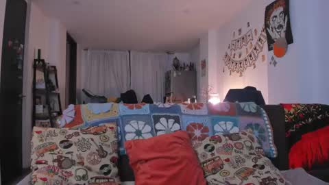 Snapshot of antoniart_ chatting on 6, 5, 2026 Antonia online show from 6, 5, 2026
