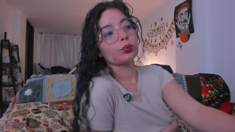 Snapshot of antoniart_ chatting on 7, 5, 2026 Antonia online show from 7, 5, 2026