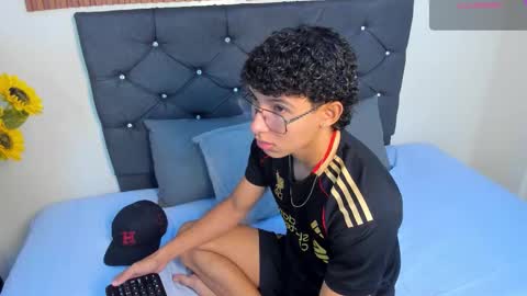 Snapshot of antoniio_miller chatting on 16, 12, 2025 Antonio online show from 16, 12, 2025