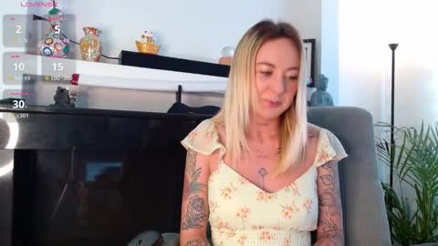 Snapshot of anttoniia chatting on 14, 11, 2025 Antonia online show from 14, 11, 2025