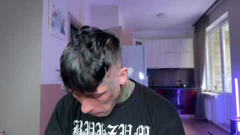 Tom online show from 4, 4, 2026